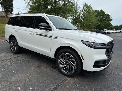 New 2026 Lincoln Navigator Reserve AWD/4WD image 1