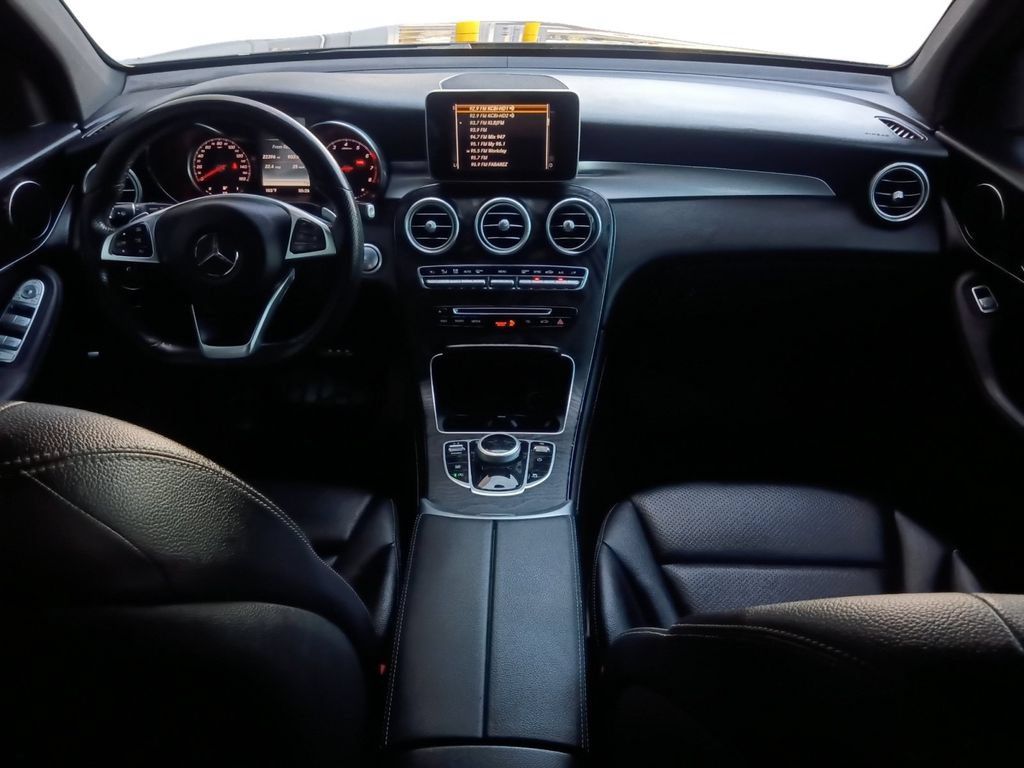Used 2018 Mercedes-Benz GLC 300 4MATIC image 20