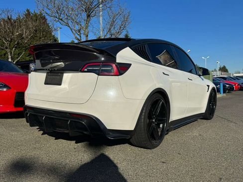 Used 2021 Tesla Model Y Performance image 16