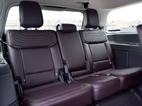 New 2026 Ford Expedition Platinum image 23