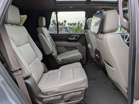 Used 2021 GMC Yukon SLT w/ SLT Luxury Plus Package AWD/4WD image 28