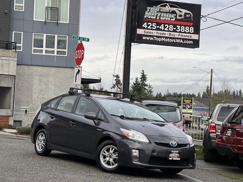 Used 2010 Toyota Prius Three image 2