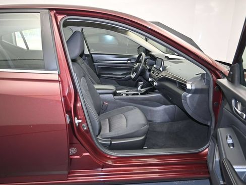Certified 2024 Nissan Altima 2.5 SV FWD image 25