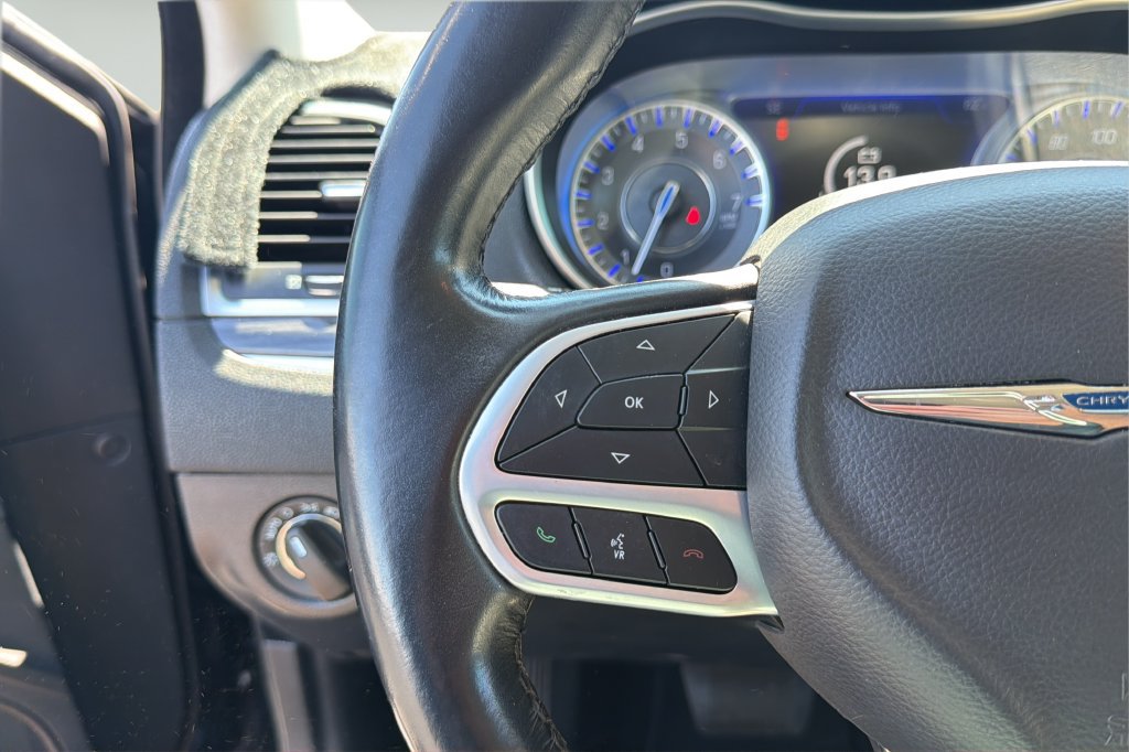 Used 2022 Chrysler 300 Touring w/ Sport Appearance Package RWD image 21