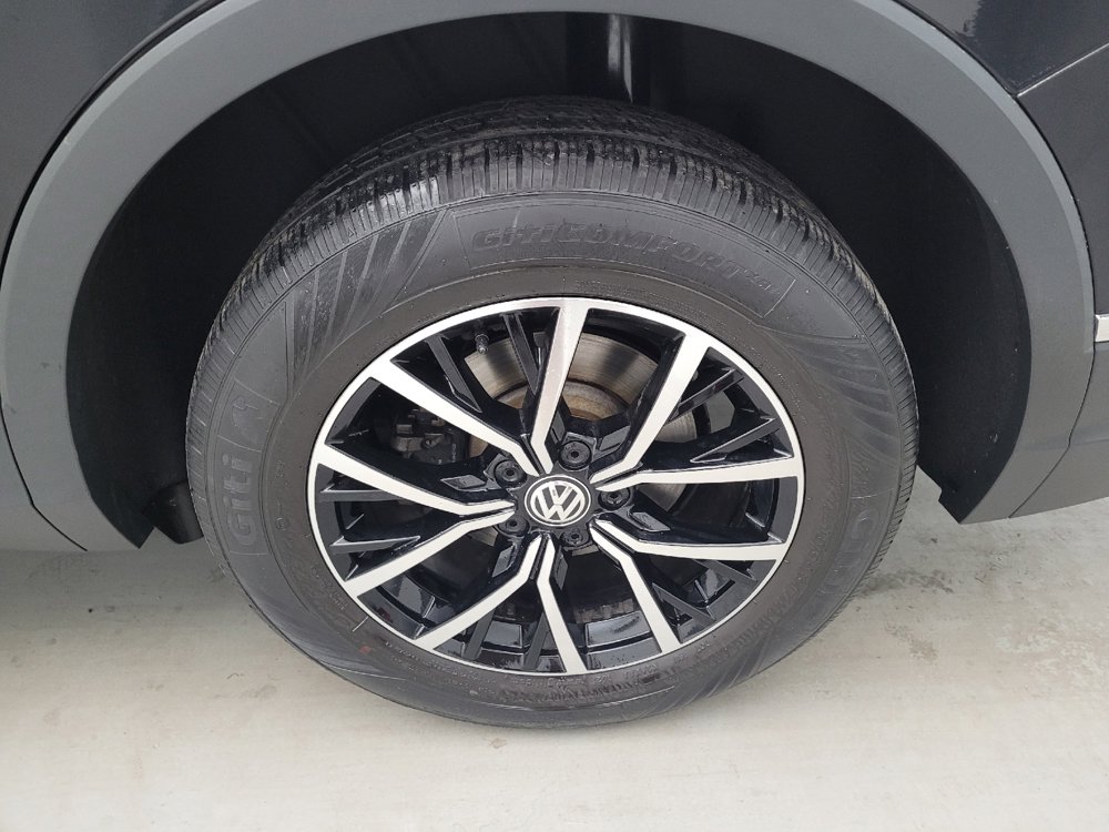 Used 2021 Volkswagen Tiguan SEL AWD/4WD image 31