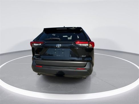 Used 2021 Toyota RAV4 XLE image 7