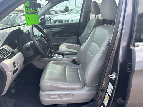 Used 2021 Honda Pilot Touring image 9