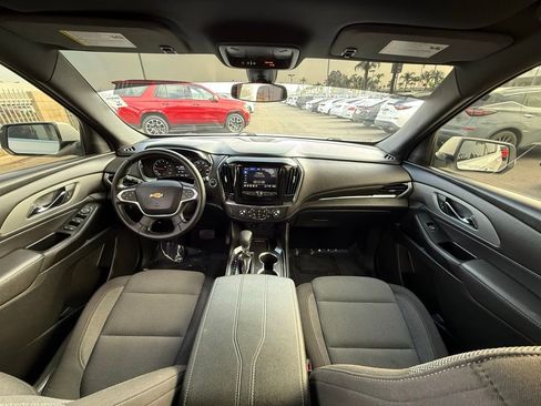 Used 2023 Chevrolet Traverse LT image 15