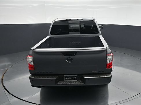 Used 2019 Nissan Titan SV w/ SV Convenience Package RWD image 42