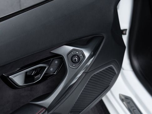 Used 2016 Lamborghini Huracan LP 580-2 RWD image 29