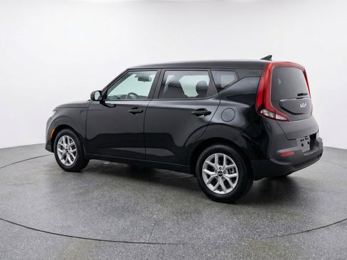 Used 2025 Kia Soul LX w/ LX Technology Package image 6