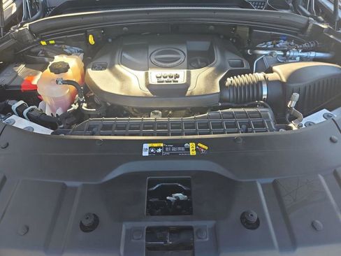 Used 2022 Jeep Grand Cherokee Overland image 12