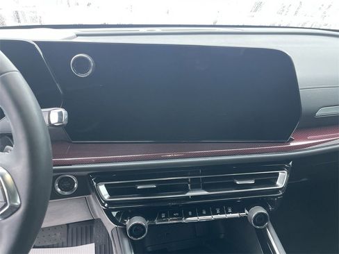 Used 2025 Chevrolet Traverse Z71 w/ Driver Confidence Package image 6