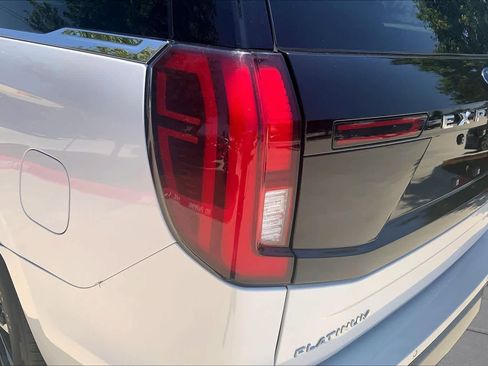 Used 2025 Ford Expedition Platinum AWD/4WD image 28
