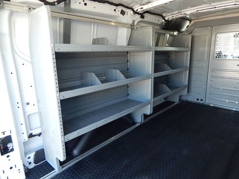 Used 2016 Ford Transit 150 130 Low Roof RWD image 3