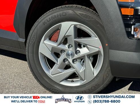 Certified 2025 Hyundai Kona SE image 4