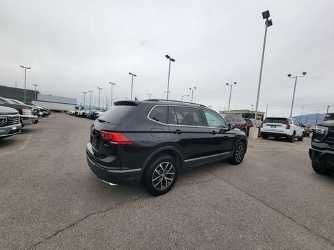 Used 2020 Volkswagen Tiguan SE w/ Panoramic Sunroof Package image 7