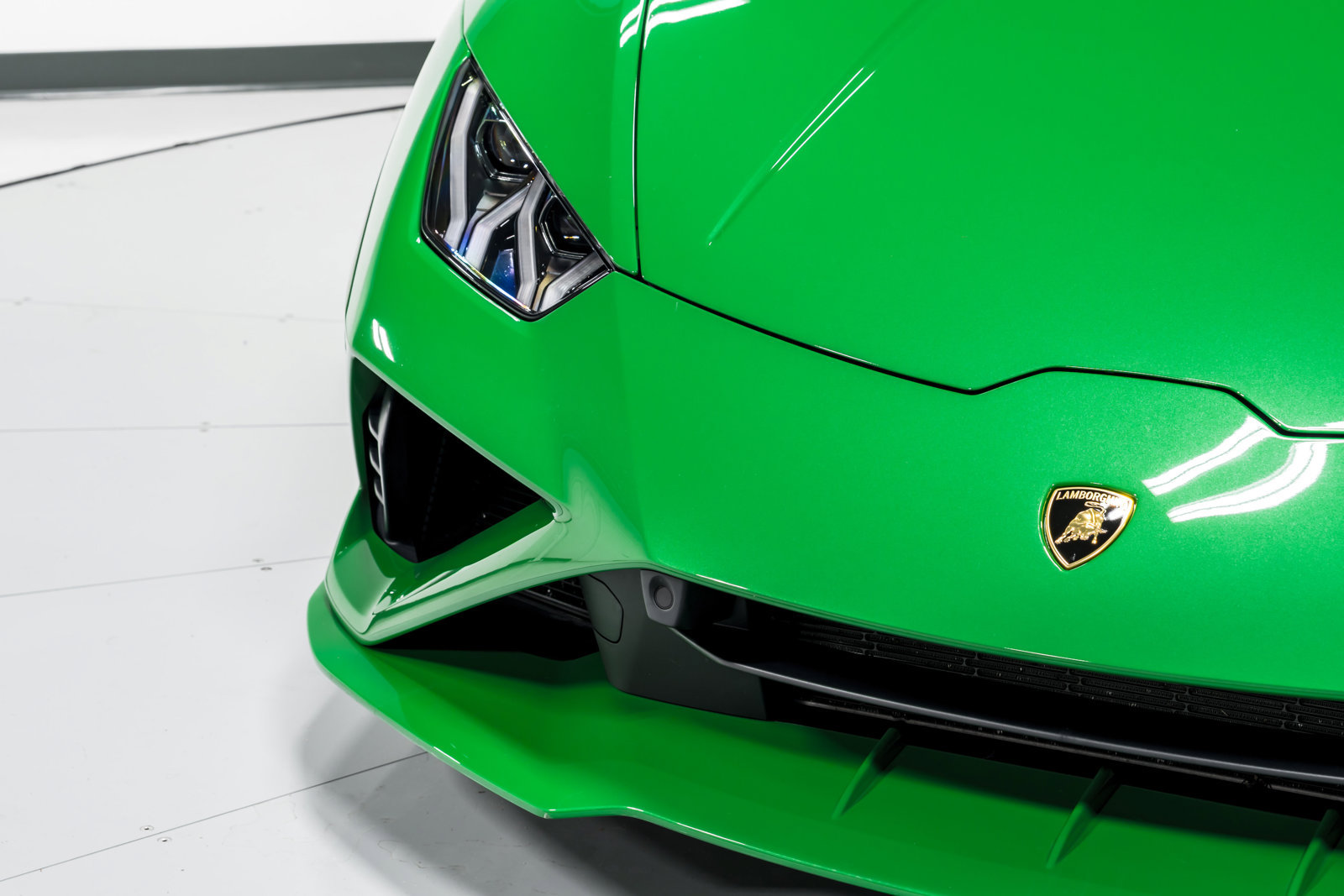 Used 2022 Lamborghini Huracan EVO RWD image 46