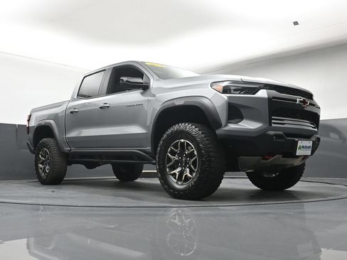 Used 2024 Chevrolet Colorado ZR2 w/ ZR2 Convenience Package III AWD/4WD image 21