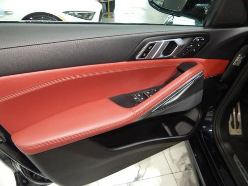 Used 2022 BMW X6 xDrive40i w/ Executive Package image 6