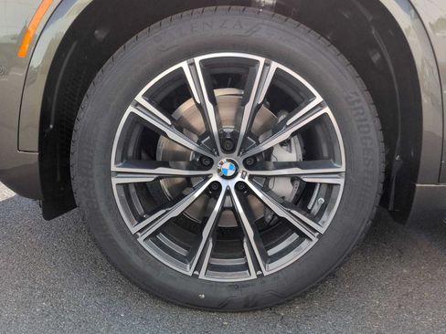 Used 2026 BMW X5 xDrive40i w/ M Sport Package AWD/4WD image 14