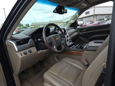 Used 2017 Chevrolet Suburban Premier AWD/4WD image 20