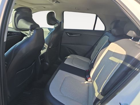 Used 2023 Kia Niro SX Touring FWD image 19