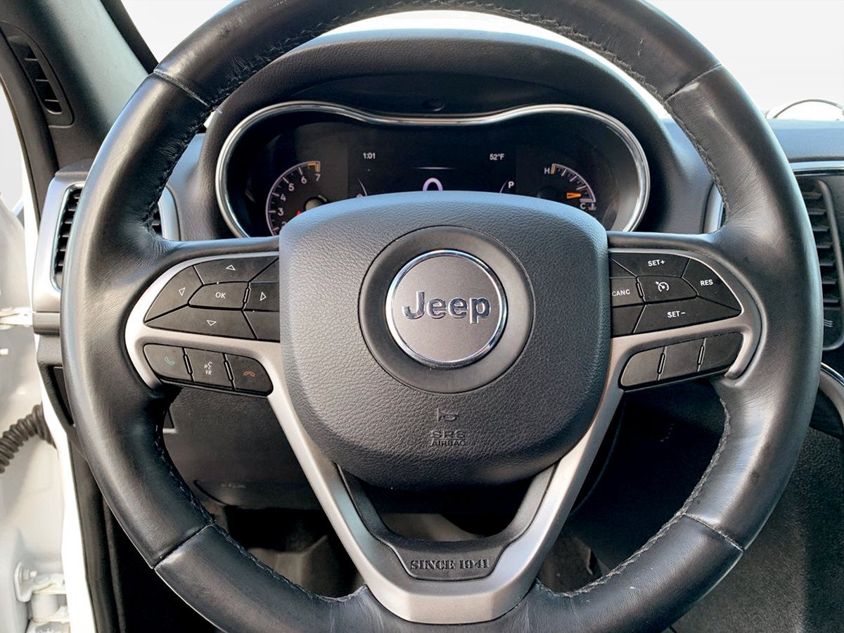 Used 2019 Jeep Grand Cherokee Laredo AWD/4WD image 18