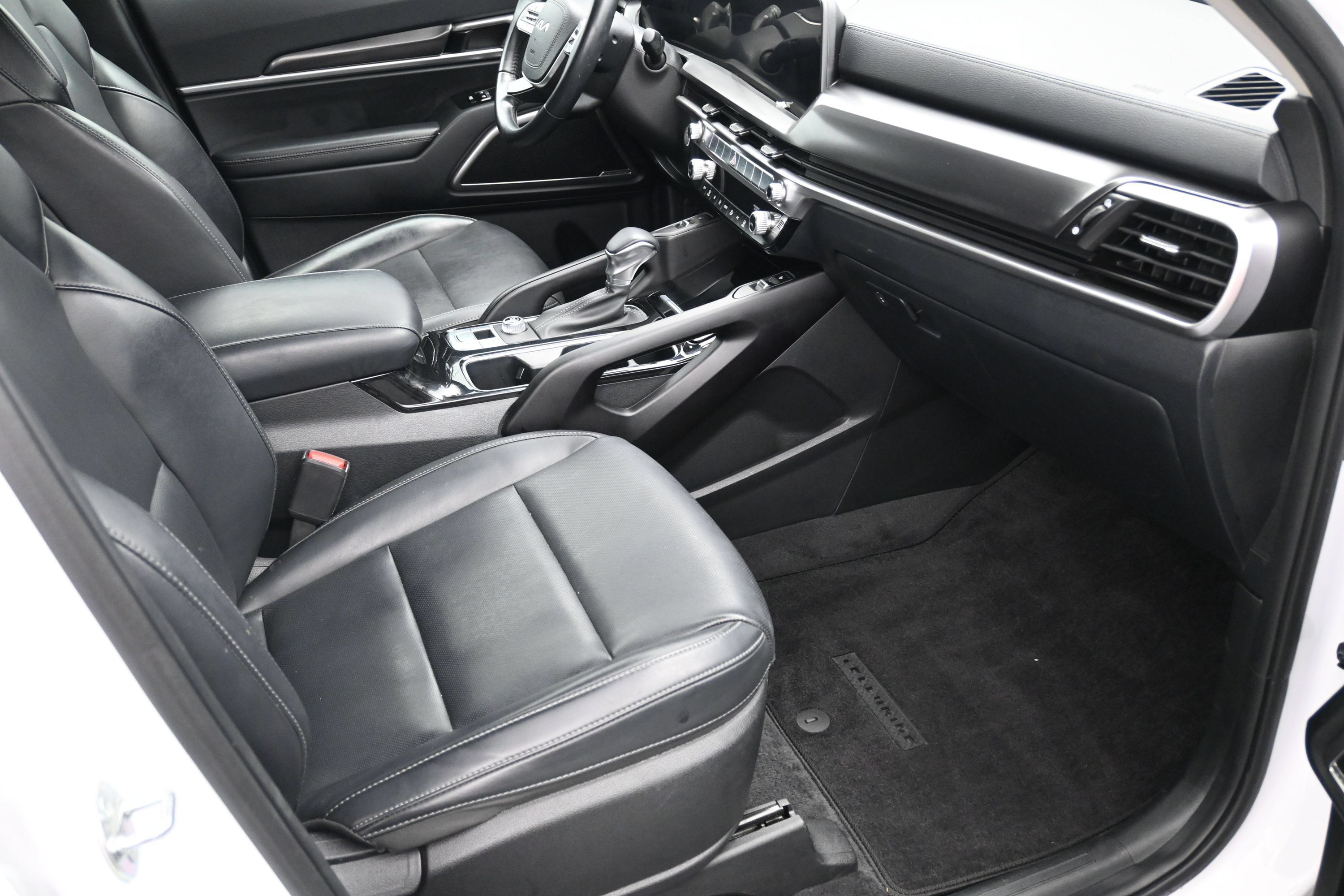 Used 2025 Kia Telluride S FWD image 11