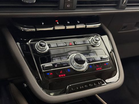 Used 2022 Lincoln Corsair AWD w/ Premium Package image 28