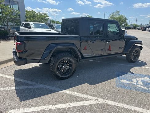 New 2025 Jeep Gladiator Willys image 30