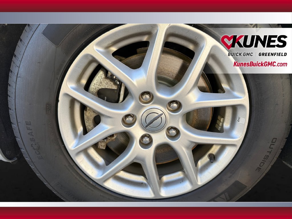 Used 2024 Chrysler Pacifica Touring-L FWD image 13