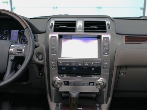 Used 2017 Lexus GX 460 Premium image 57