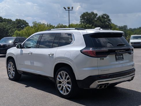 Used 2025 GMC Acadia Denali w/ Super Cruise Package FWD image 7
