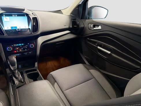 Used 2019 Ford Escape SE image 23