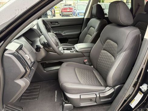 Used 2024 Nissan Pathfinder S AWD/4WD image 13