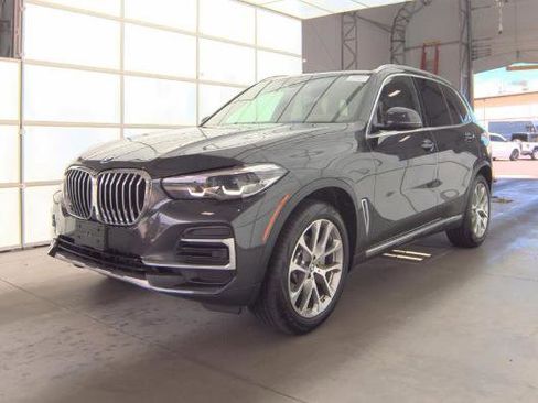 Used 2023 BMW X5 xDrive40i w/ Premium Package AWD/4WD image 3