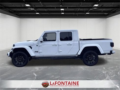 Certified 2022 Jeep Gladiator Overland image 2