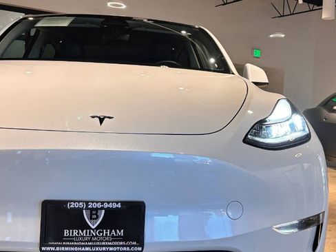 Used 2023 Tesla Model Y Long Range image 5