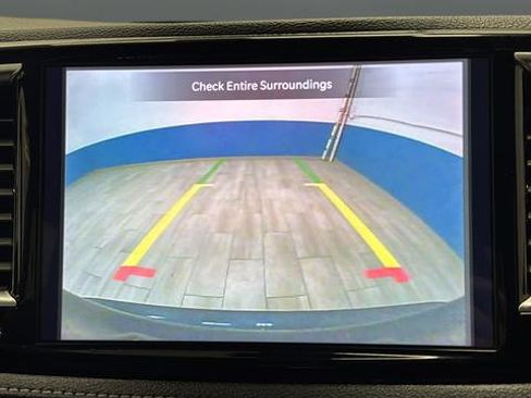 Used 2025 Chrysler Pacifica Limited image 29