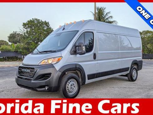 Used 2024 RAM ProMaster 2500 w/ Premium Convenience Group FWD image 1
