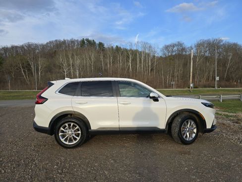 Used 2023 Honda CR-V EX image 14