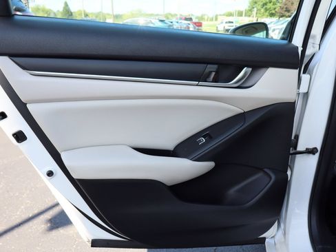 Used 2018 Honda Accord LX image 23