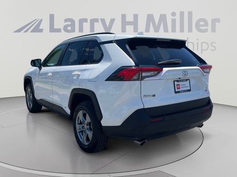Used 2025 Toyota RAV4 LE AWD/4WD image 3