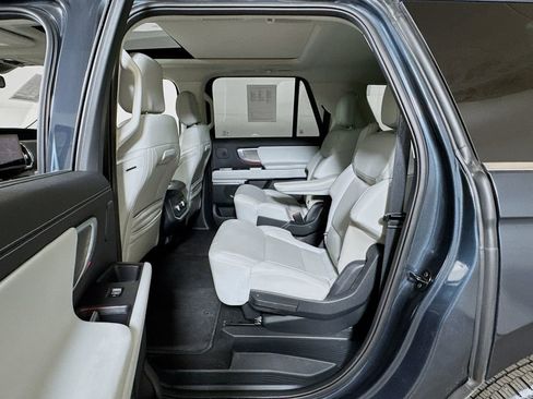 Used 2025 Ford Expedition Max Platinum w/ Driver's Package AWD/4WD image 24