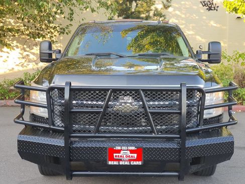 Used 2008 Chevrolet Silverado 3500 LT w/ EZ-Lift Tailgate Package image 2