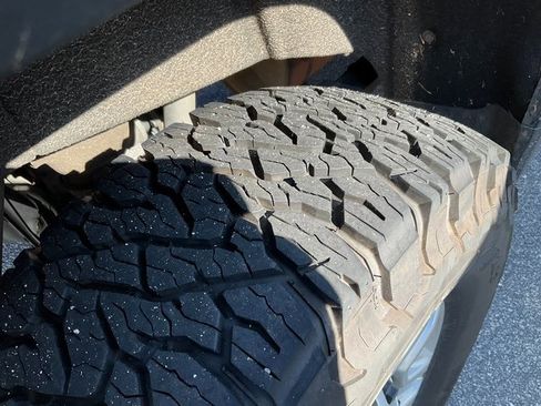 Used 2022 GMC Sierra 2500 SLE w/ SLE Convenience Package image 12