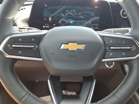 Used 2026 Chevrolet Traverse LT AWD/4WD image 12