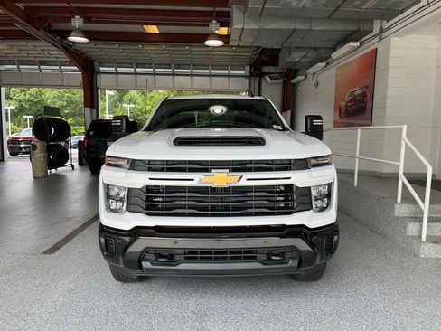 New 2026 Chevrolet Silverado 2500 Custom w/ Custom Value Package AWD/4WD image 2