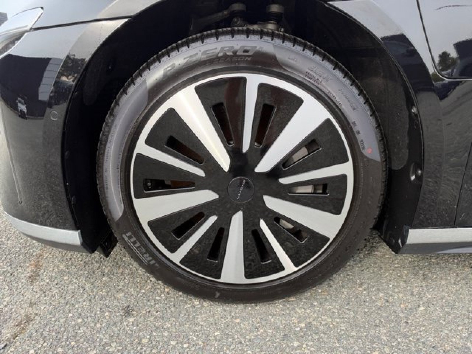 Used 2025 Lucid Air Pure RWD image 10